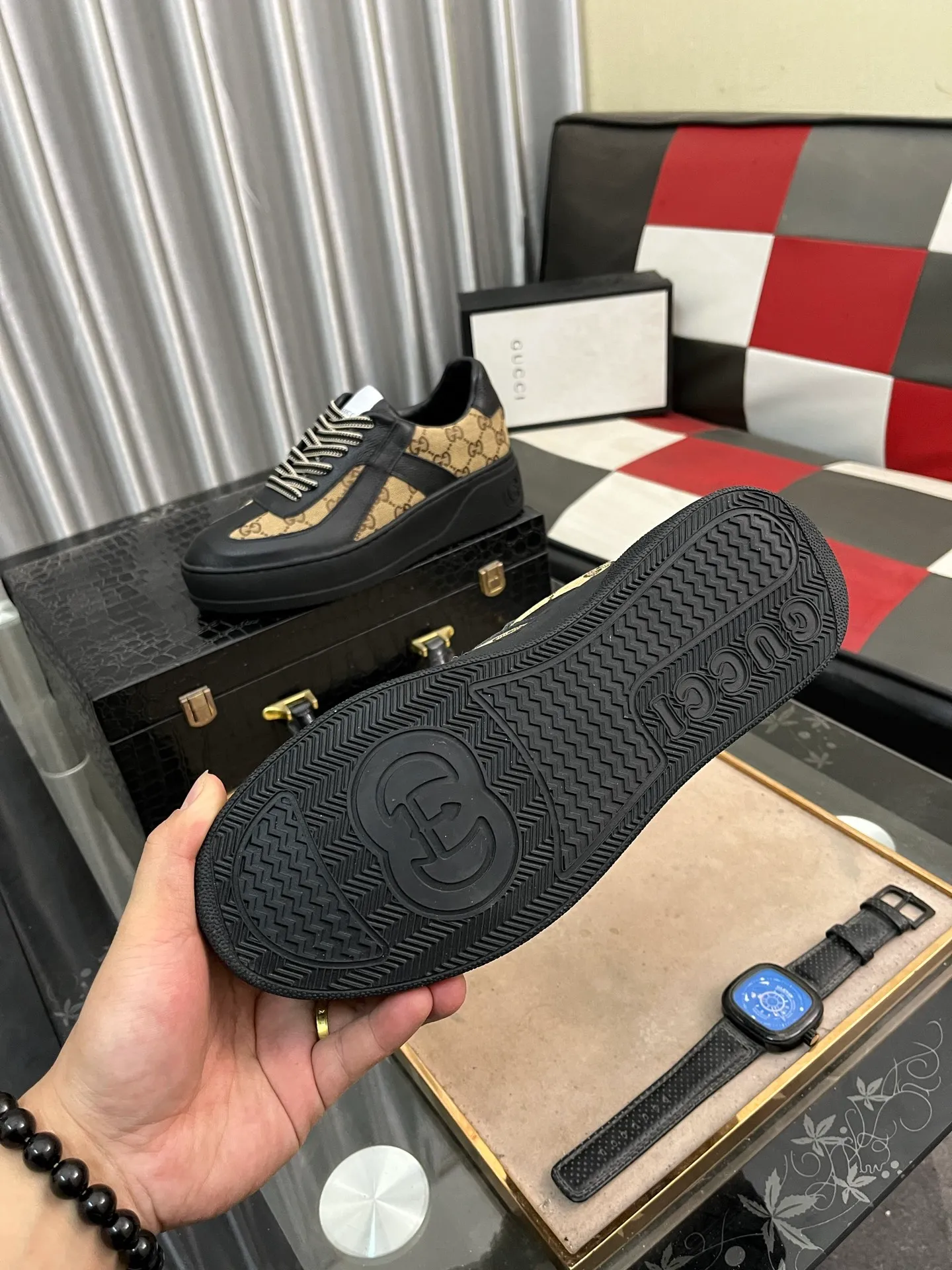 Men's shoes💰420⌚️⌚️[GUCCI] Gucci men's casual shoes are absolutely popular🔥The ultimate matching item for trendy men! The charm of super texture is irresistible, the main recommendation, the flower leather color is bright! The upper is made of high-quality cowhide with branded fabrics, pigskin lining for the feet, and wear-resistant rubber sole, which is noble and elegant! Extremely comfortable🎁🎁You can be as handsome as you want💪 38-443️⃣colors available